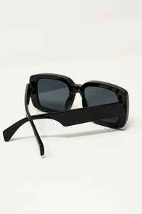 Q2 Women's Sunglasses One Size / Black Oversized Rectangular Sunglasses With Wide Frame In Black