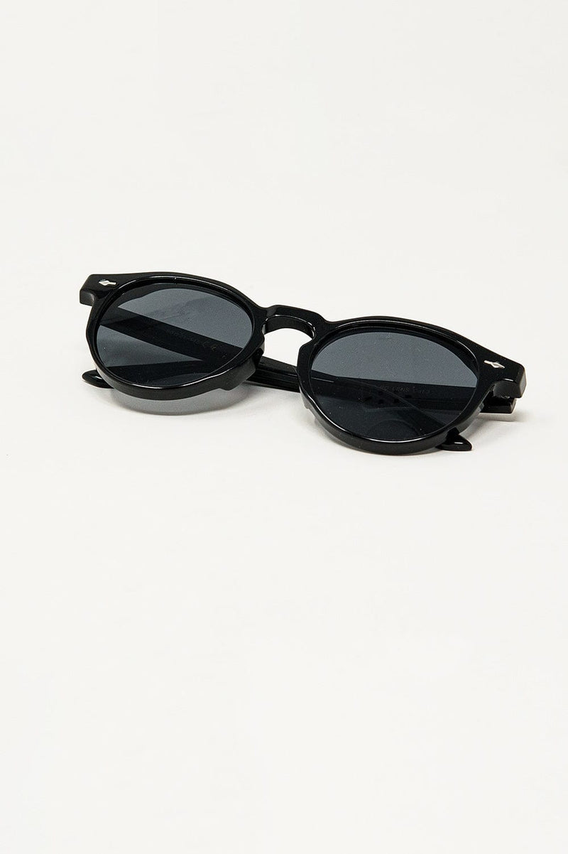 Q2 Women's Sunglasses One Size / Black Retro Round Sunglasses With Smoke Black Lens In Black