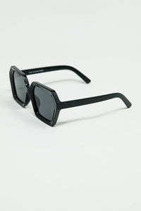 Q2 Women's Sunglasses One Size / Black Sunglasses With Geometric Frames In Black