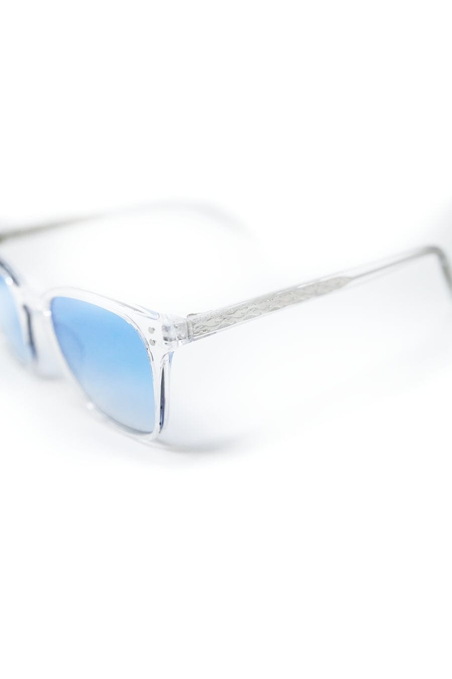 Q2 Women's Sunglasses One Size / Blue Clear Square Sunglasses With Light Blue Gradient Lenses