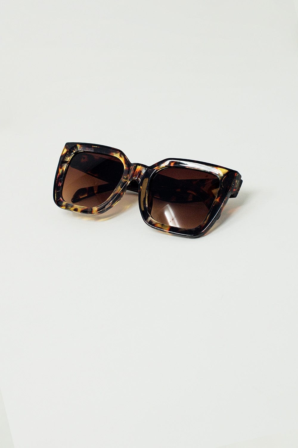 Q2 Women's Sunglasses One Size / Brown Elongated Squared Sunglasses With Dark Lenses In Tortoise Shell