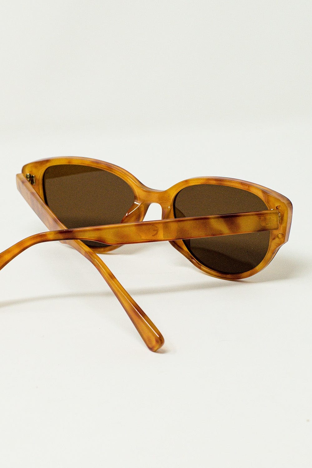 Q2 Women's Sunglasses One Size / Brown Oval Sunglasses In Light Yellowish Tortoise Shell