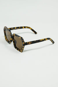 Q2 Women's Sunglasses One Size / Brown Rectangular Sunglasses In Brown Abstract Print Translucent Color
