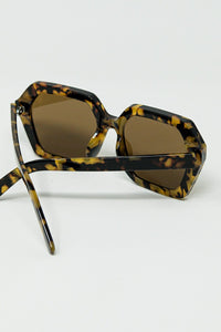Q2 Women's Sunglasses One Size / Brown Rectangular Sunglasses In Brown Abstract Print Translucent Color
