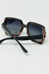 Q2 Women's Sunglasses One Size / Brown Sunglasses With A Brown Print Frame And Black Temples