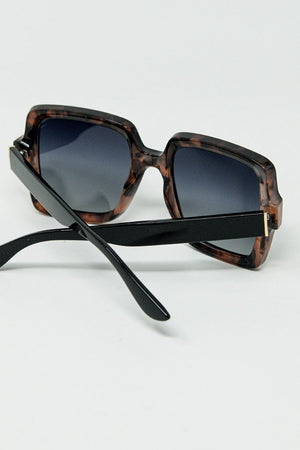 Q2 Women's Sunglasses One Size / Brown Sunglasses With A Brown Print Frame And Black Temples