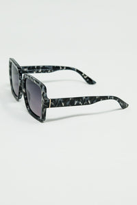 Q2 Women's Sunglasses One Size / Grey Squared Sunglasses In Black And White Grey Spot Details