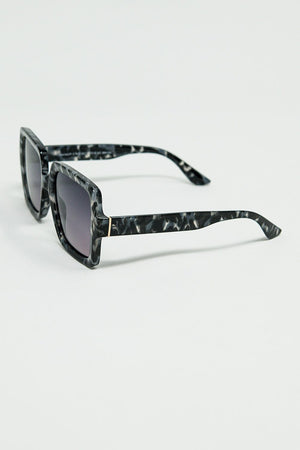 Q2 Women's Sunglasses One Size / Grey Squared Sunglasses In Black And White Grey Spot Details