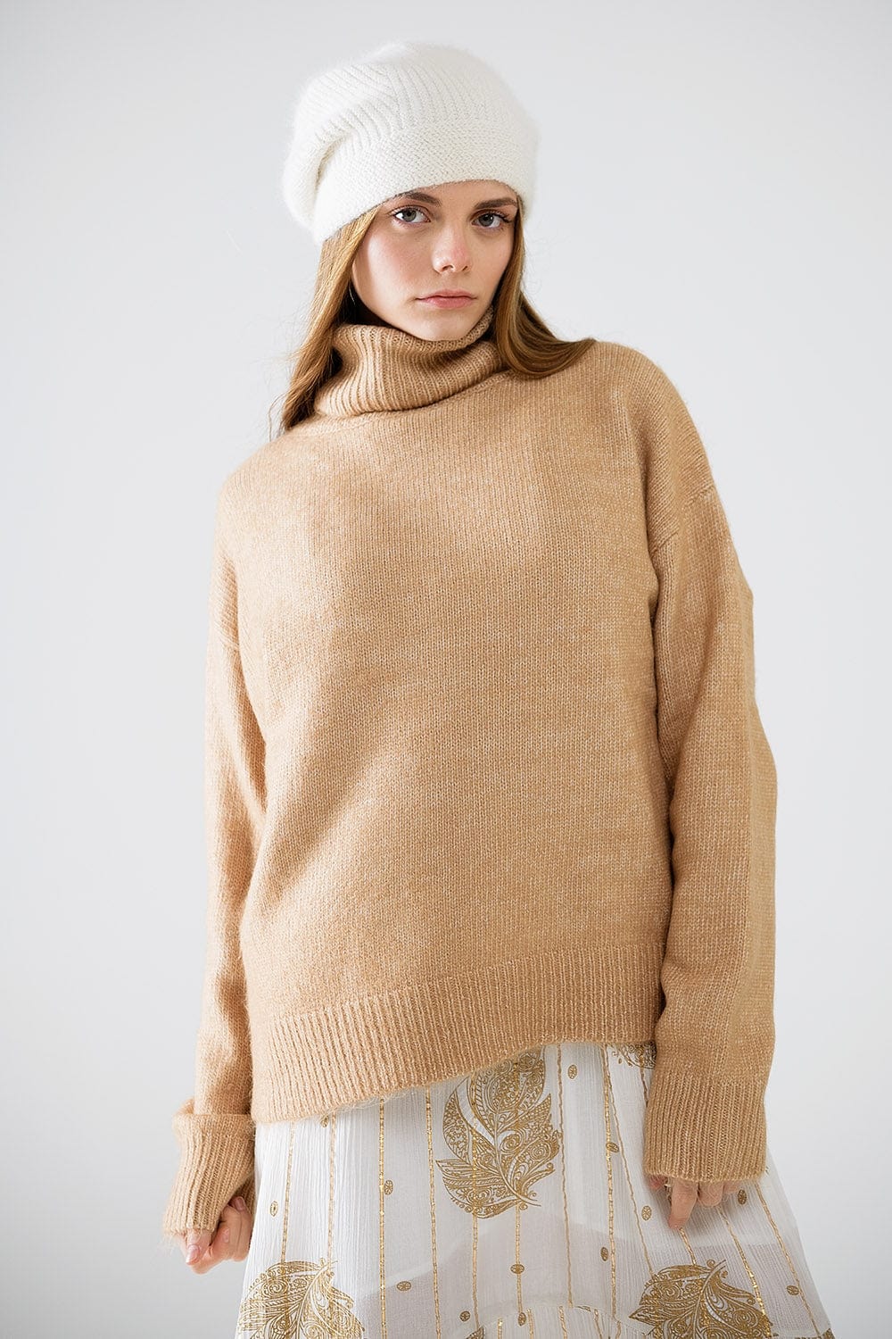 Q2 Women's Sweater Beige Turtleneck Jumper With Dropped Sleeves