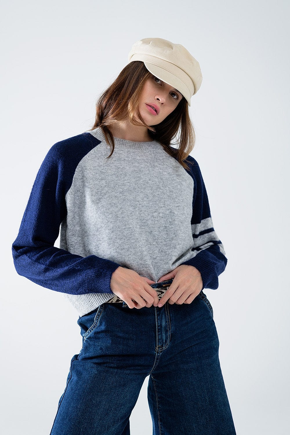 Q2 Women's Sweater Bi-Color Raglan Sleeve Pullover In Navy And Grey