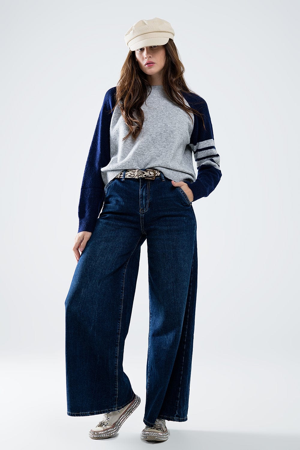 Q2 Women's Sweater Bi-Color Raglan Sleeve Pullover In Navy And Grey