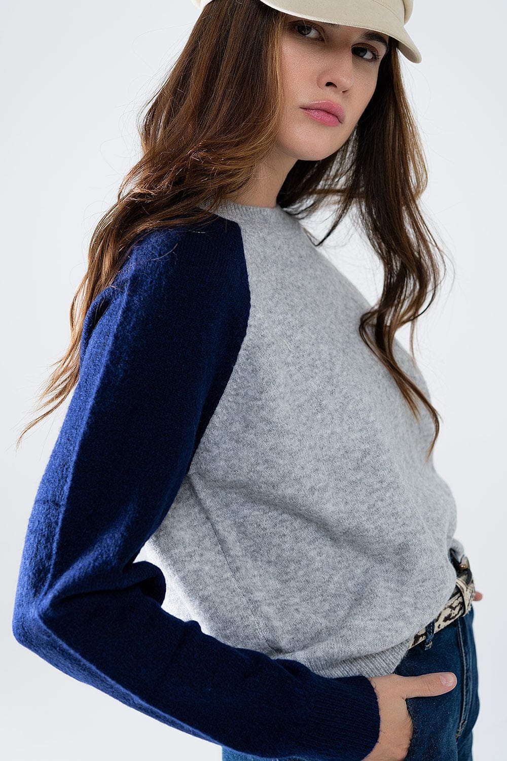 Q2 Women's Sweater Bi-Color Raglan Sleeve Pullover In Navy And Grey
