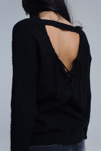 Q2 Women's Sweater Black knitted sweater with tie-back closure