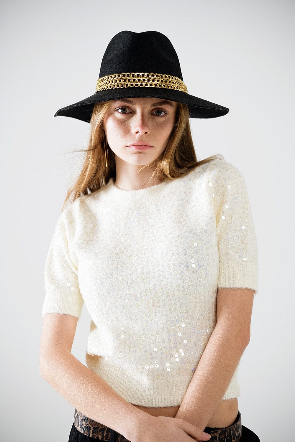 Q2 Women's Sweater Cream Short Sleeve Sequin Sweater