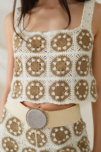 Q2 Women's Sweater Crochet Crop Top With Circle Pattern In Beige