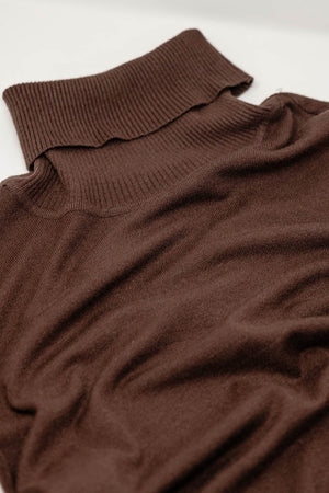 Q2 Women's Sweater Fine Knit High Neck Jumper In Brown