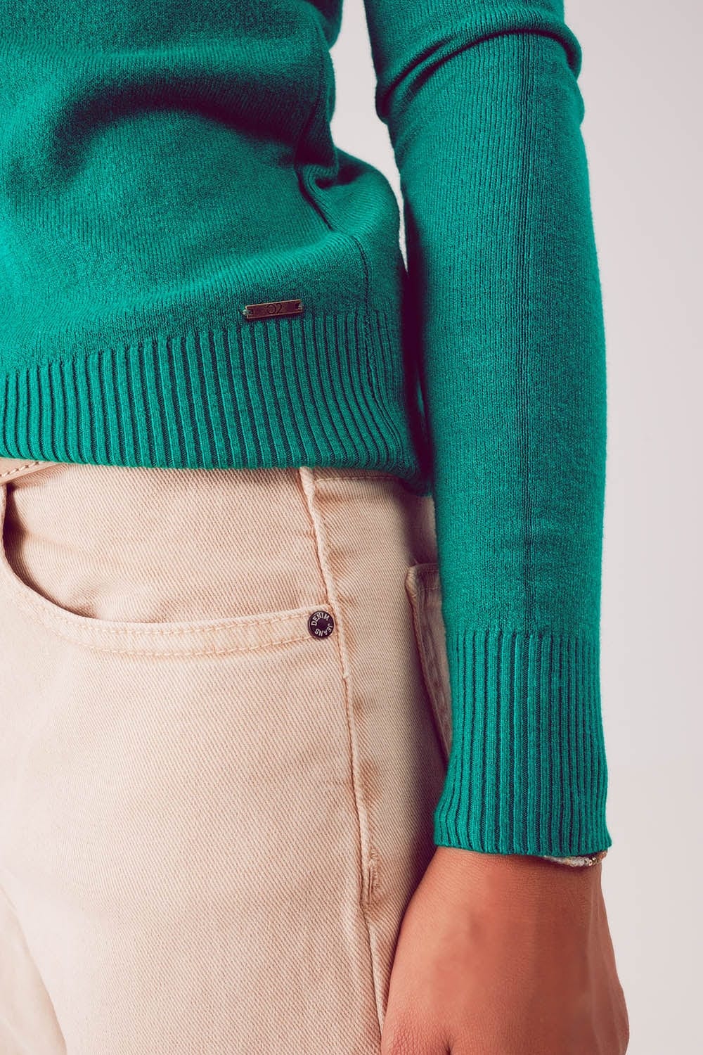 Q2 Women's Sweater Fine Knit High Neck Jumper in Green