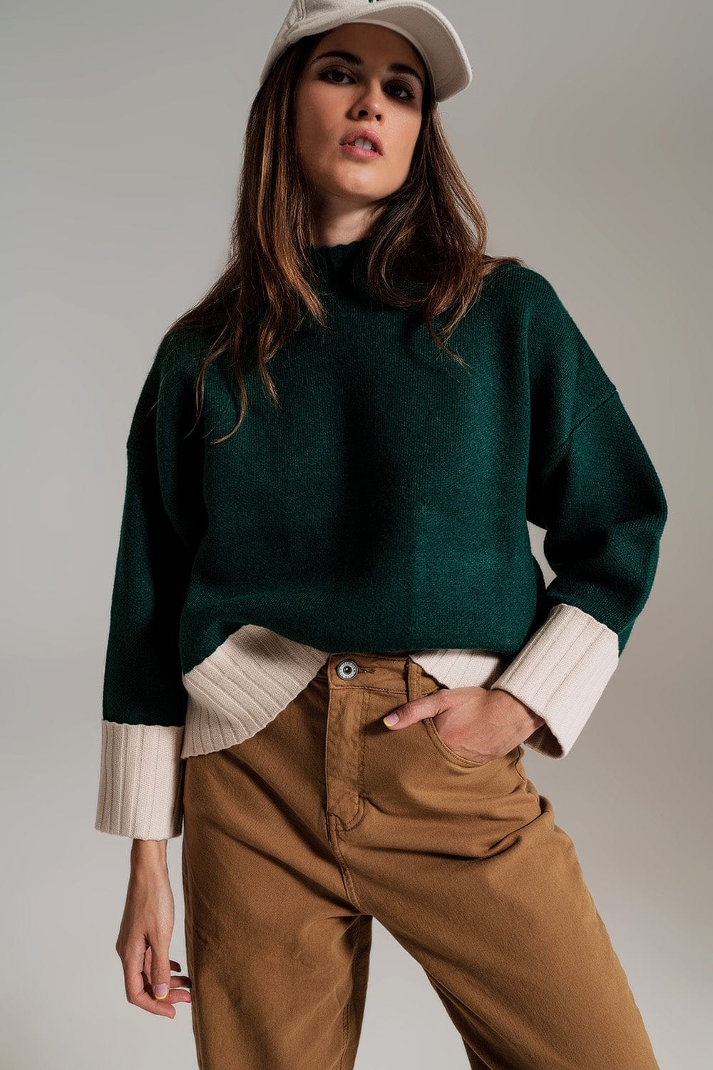 Q2 Women's Sweater Green Jumper With White Ribbed Cuffs And Hem