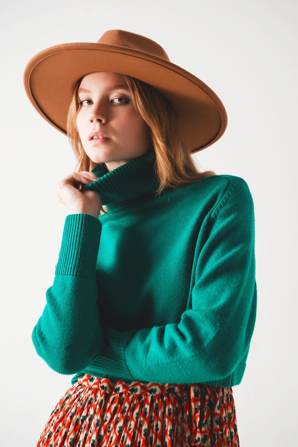 Q2 Women's Sweater High Neck Cropped Jumper in Green