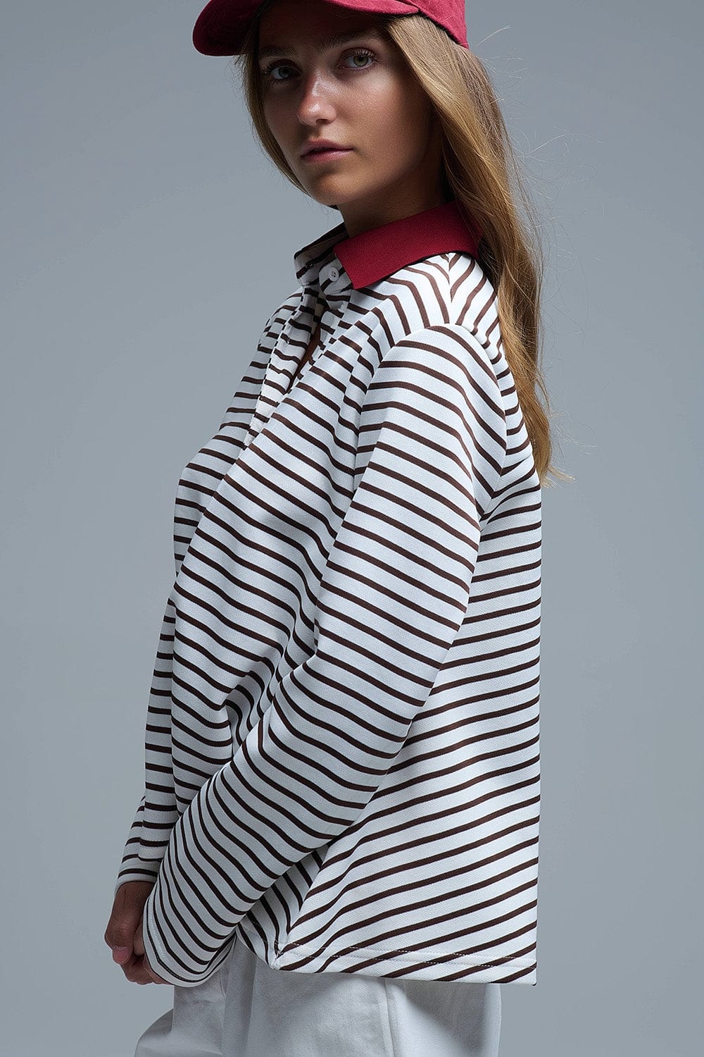 Q2 Women's Sweater Long Sleeve Relaxed Striped Polo Sweater In White And Brown