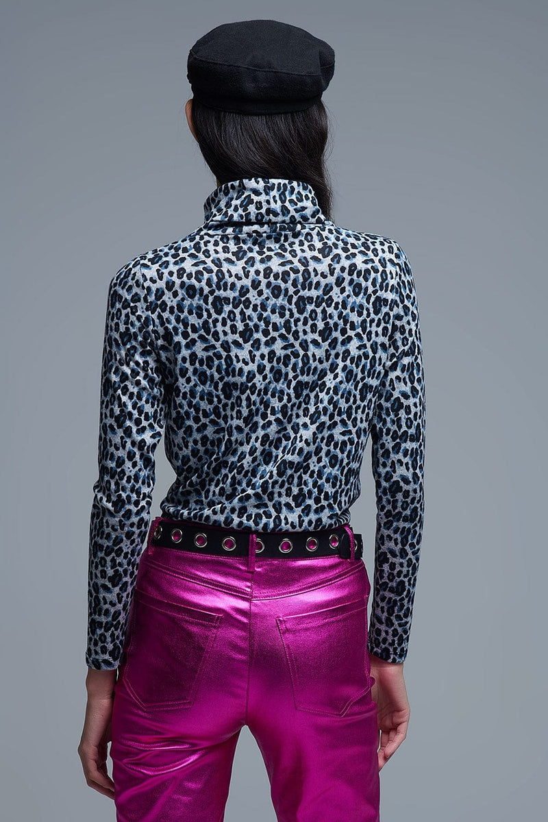 Q2 Women's Sweater Long Sleeve Turtleneck Top In Grey Leopard Print