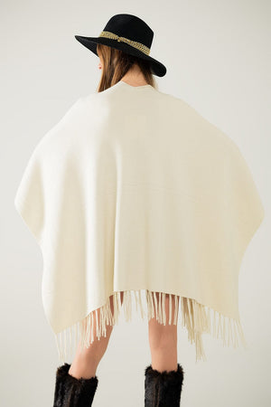 Q2 Women's Sweater One Size / Beige Soft Knitted Poncho In Beige With Fringes