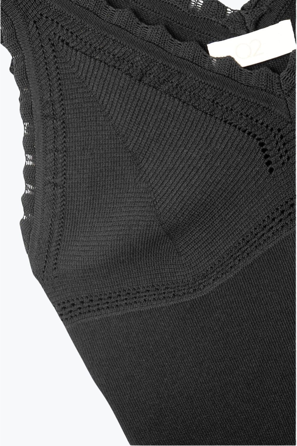Q2 Women's Sweater One Size / Black Black Knit V-Neck Top With Scalloped Edges
