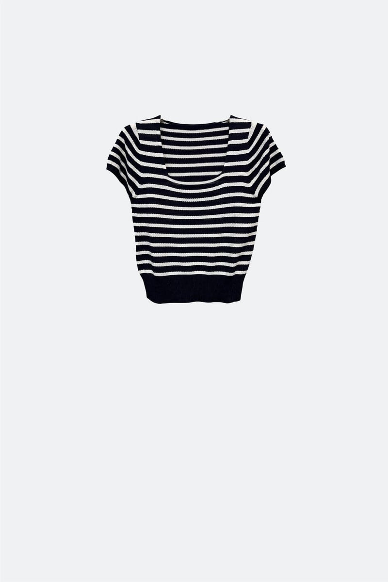 Q2 Women's Sweater One Size / Black Square Neck Stripped Sweater In White And Black