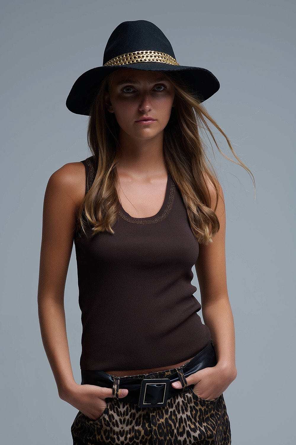 Q2 Women's Sweater One Size / Brown Brown Sleeveless Knit Top With Metallic Trim