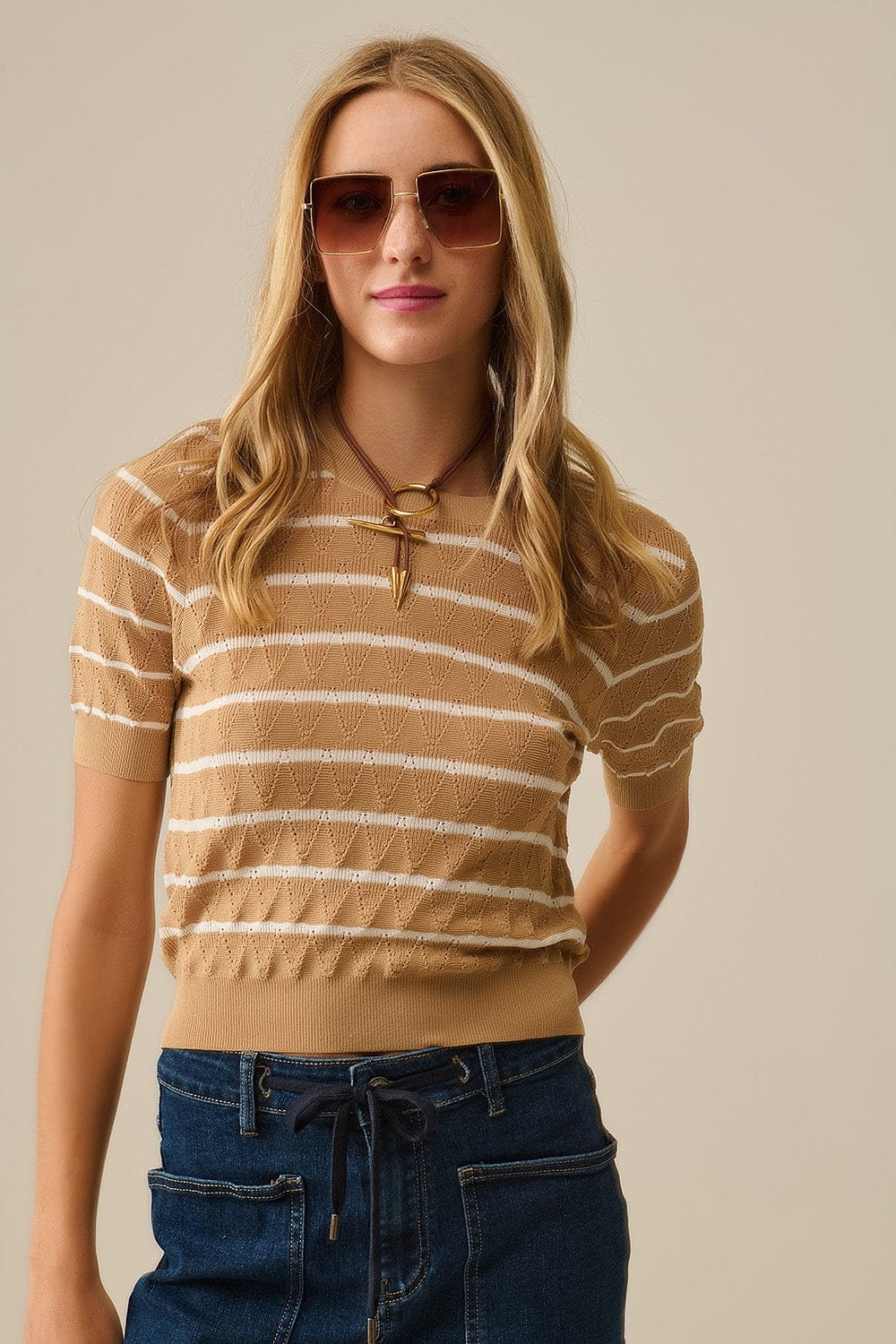 Q2 Women's Sweater One Size / Brown Camel Openwork Knit Top With Short Sleeves And White Stripes