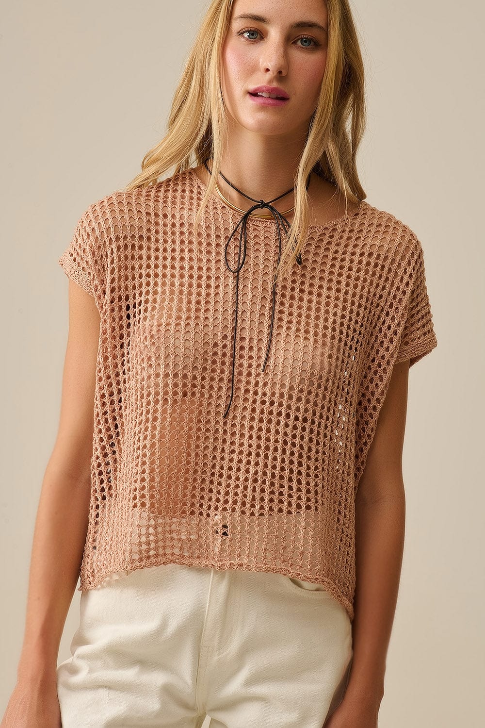 Q2 Women's Sweater One Size / Brown Open Knit Crochet Dropped Sleeved Top In Camel