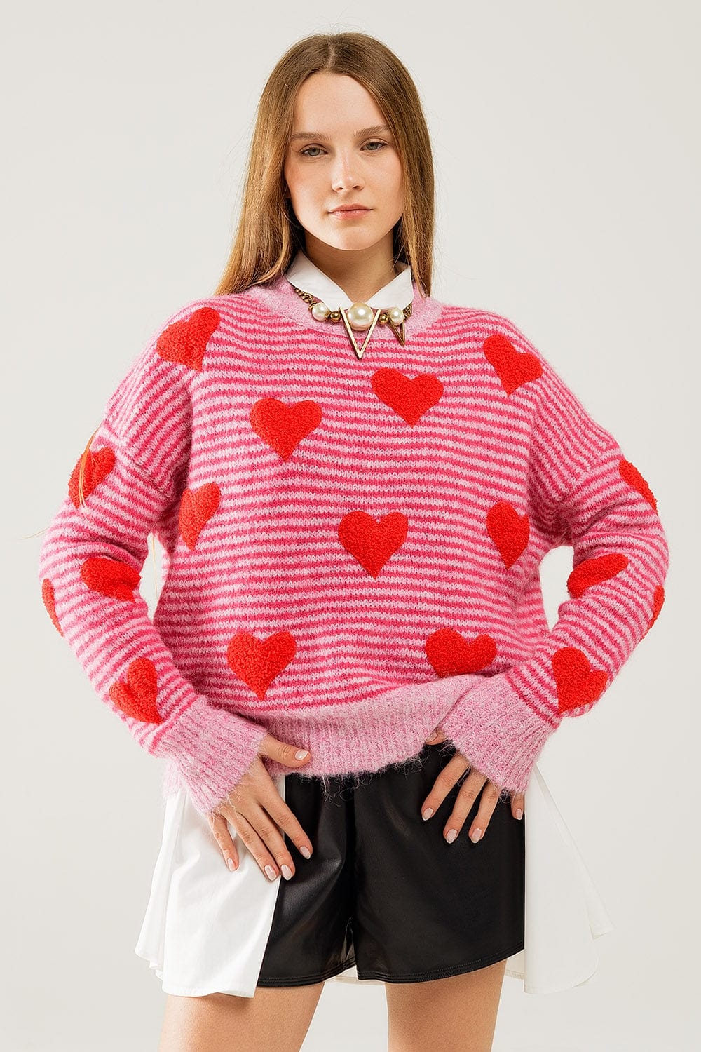Q2 Women's Sweater One Size / Fuchsia Pink Striped Sweater With Hearts In Red Color