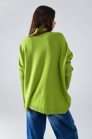 Q2 Women's Sweater One Size / Green Oversized Cozy Green Sweater With Ribbed Sleeves