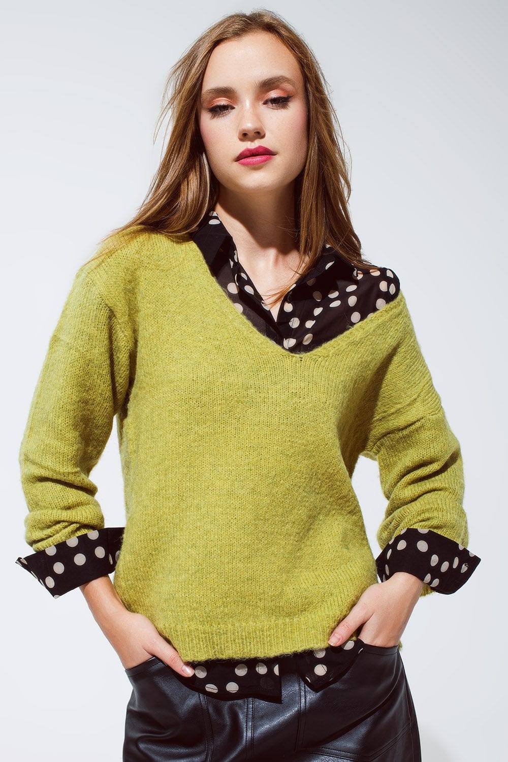 Q2 Women's Sweater One Size / Green Soft Green Jumper With V Neck