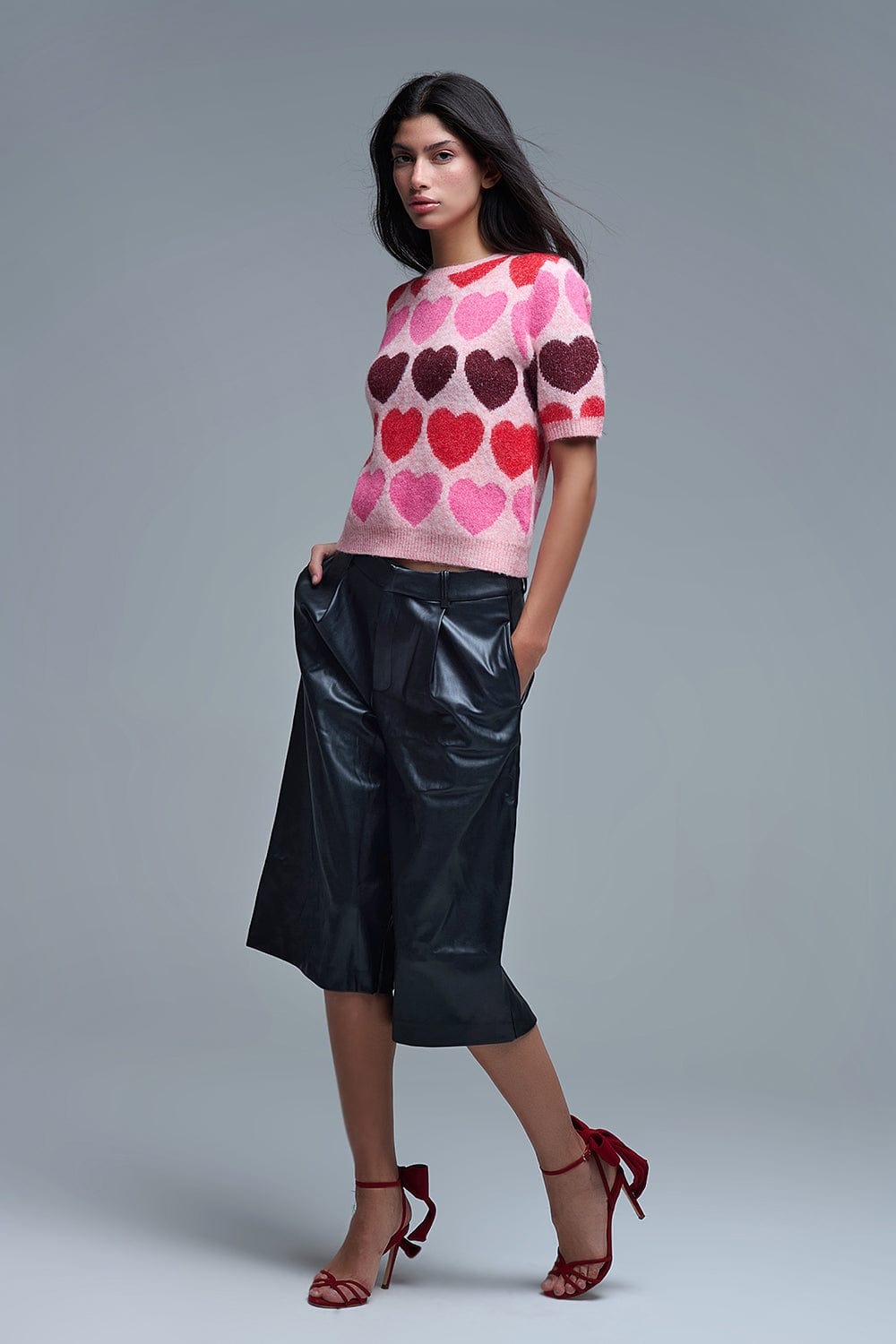 Q2 Women's Sweater One Size / Pink Short Sleeve Printed Heart Sweater In Pink