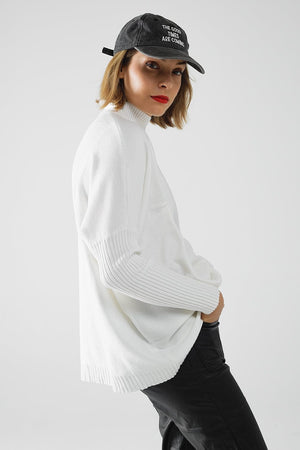 Q2 Women's Sweater One Size / White Oversized Soft Knitted White Sweater With Ribbed Sleeves