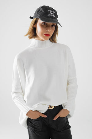 Q2 Women's Sweater One Size / White Oversized Soft Knitted White Sweater With Ribbed Sleeves