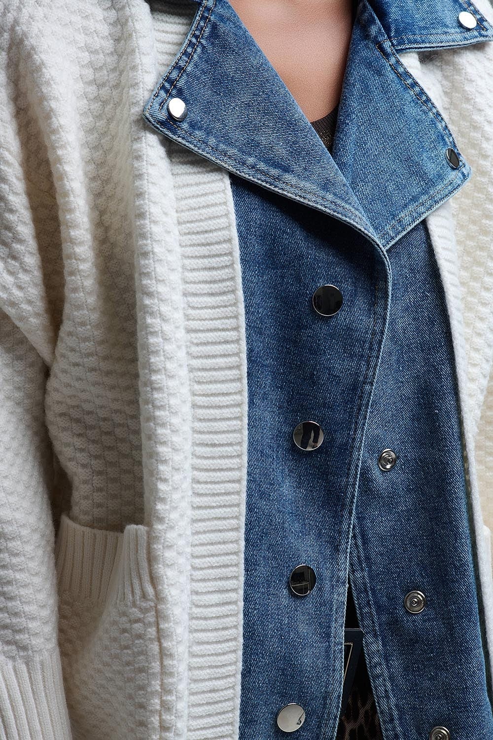 Q2 Women's Sweater One Size / White Waffle Knit Cardigan In White With Blue Chunky Denim Inside