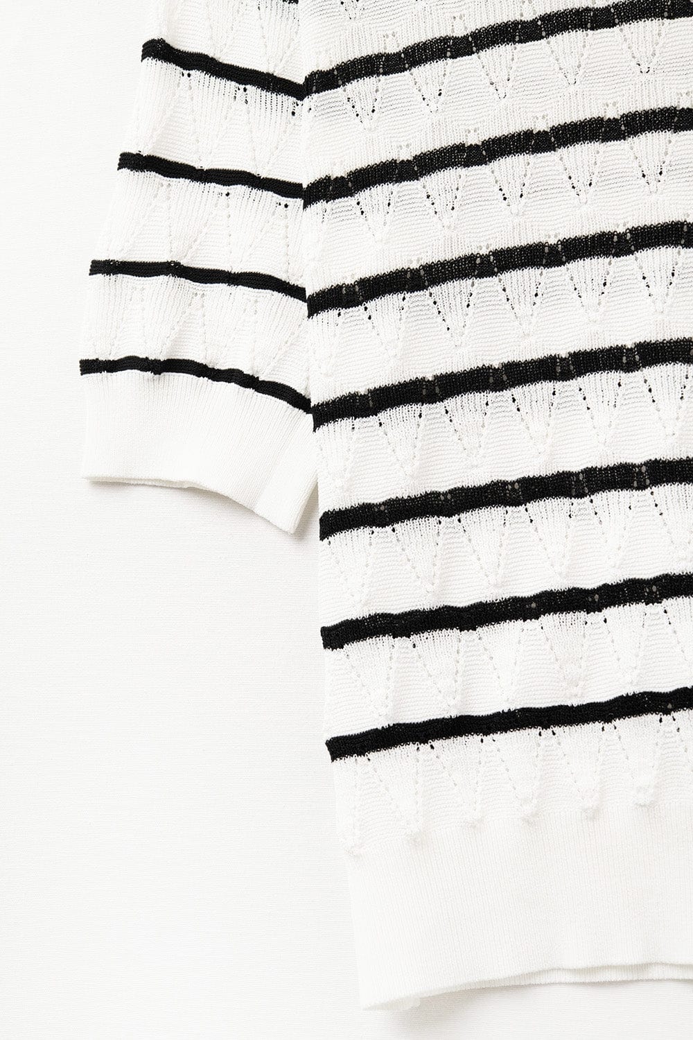 Q2 Women's Sweater One Size / White White Openwork Knit Top With Short Sleeves And Black Stripes