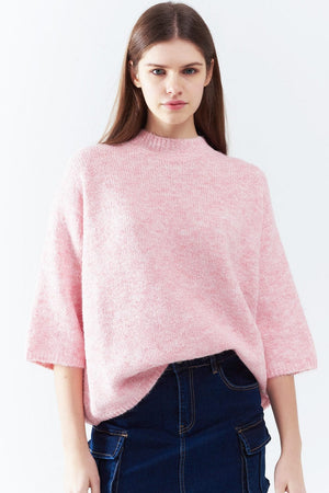 Q2 Women's Sweater Pink Fluffy Sweater With Three-Quarter Sleeves And Round Neck