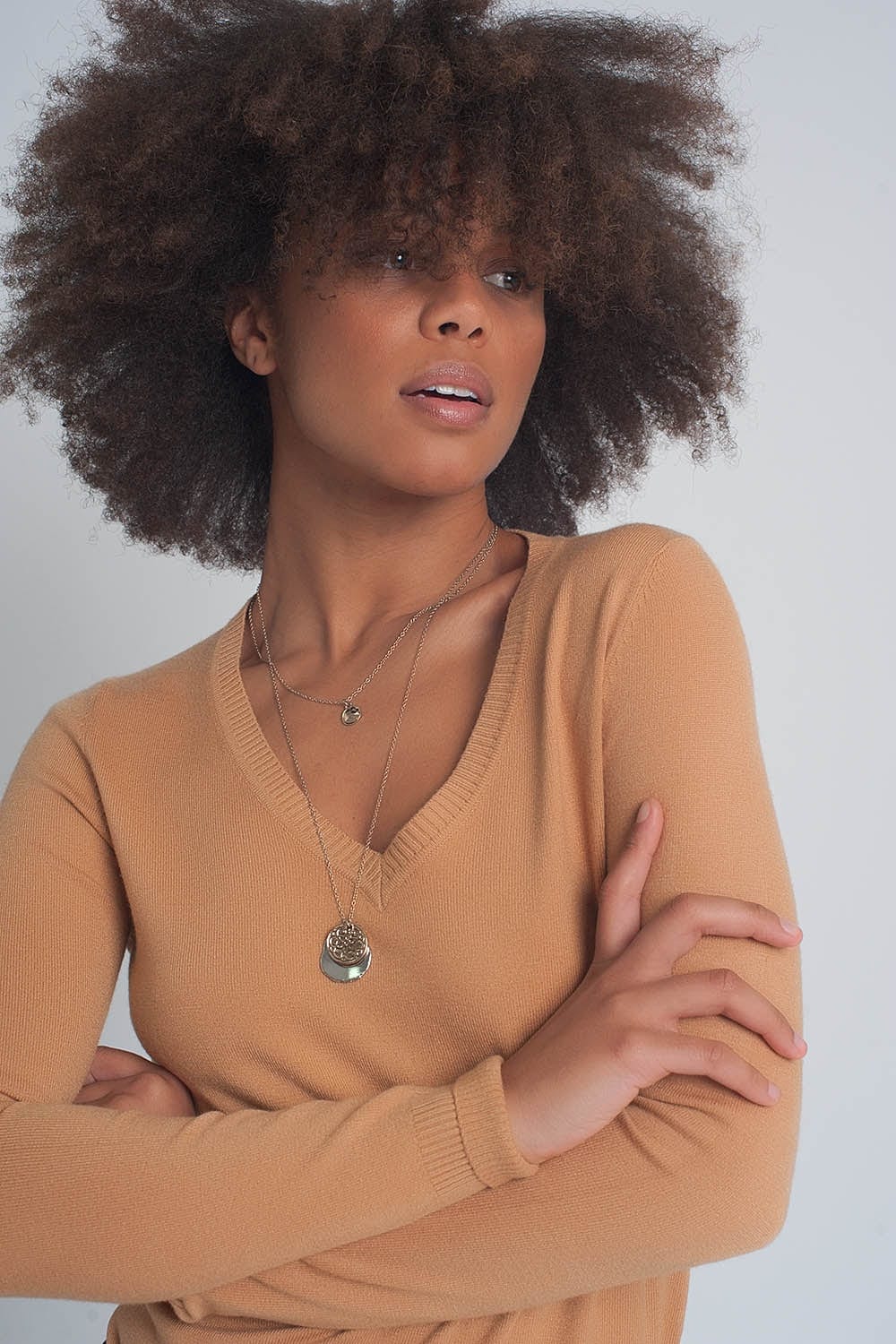 Q2 Women's Sweater Soft Basic Sweater with Camel V-Neck