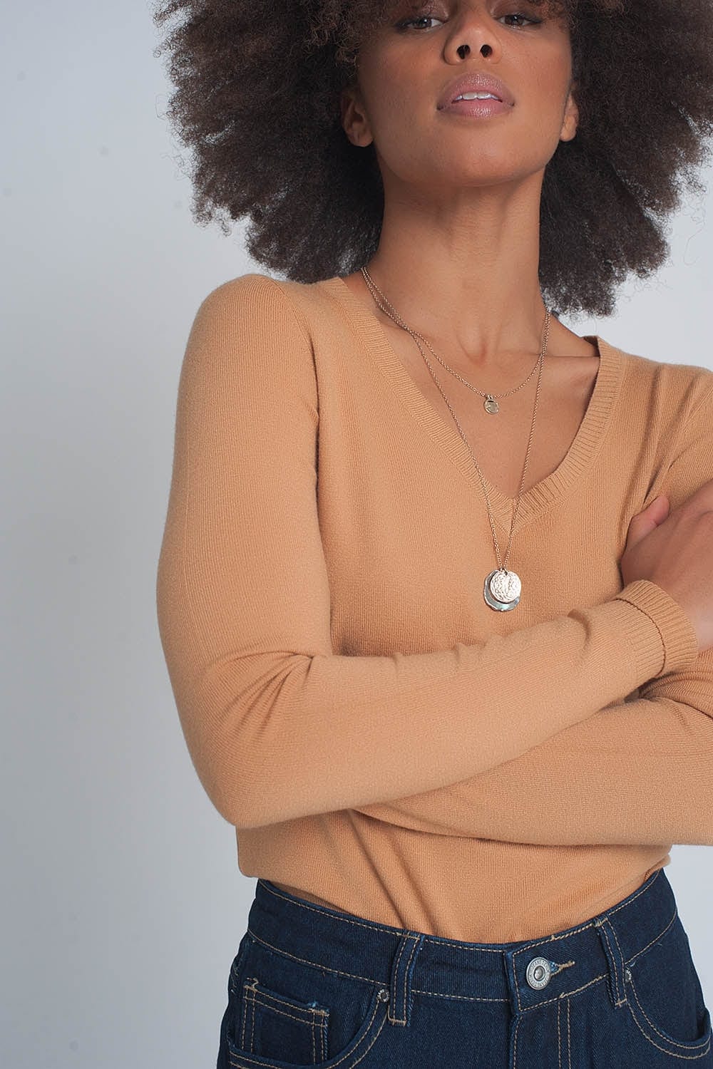 Q2 Women's Sweater Soft Basic Sweater with Camel V-Neck