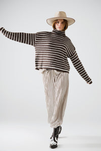 Q2 Women's Sweater Soft Knit Striped Turtleneck Sweater In Brown