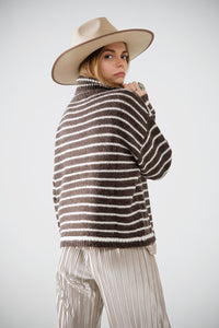 Q2 Women's Sweater Soft Knit Striped Turtleneck Sweater In Brown