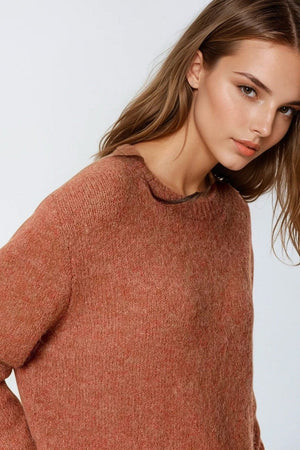 Q2 Women's Sweater Standard Fit Soft Knit Sweater In Camel