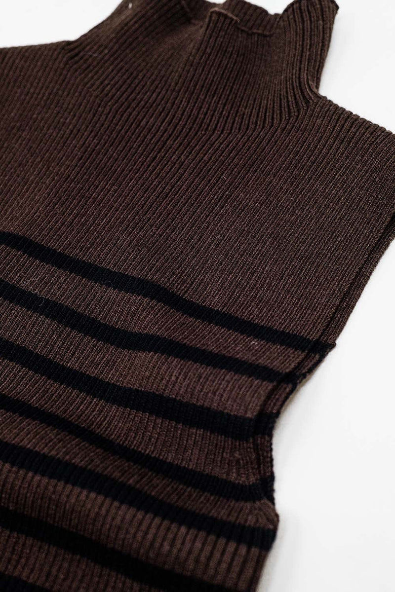 Q2 Women's Sweater Striped High Neck Sweater In Brown