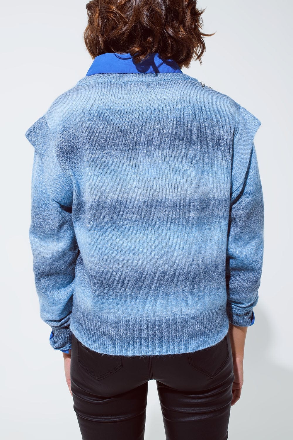 Q2 Women's Sweater Sweater In Ombre Design Blue With Round Neck And Sleeve Details