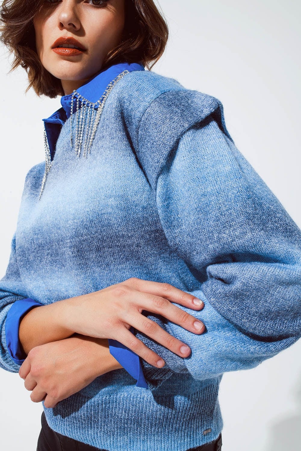 Q2 Women's Sweater Sweater In Ombre Design Blue With Round Neck And Sleeve Details
