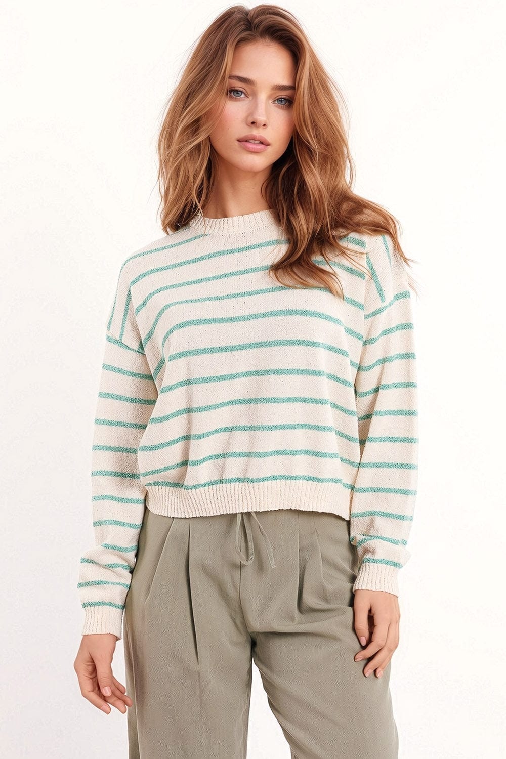 Q2 Women's Sweater Sweater With Drop Shoulders In White With Green Stripes