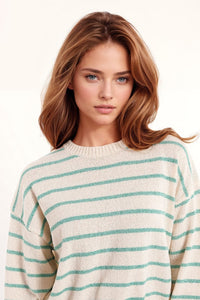 Q2 Women's Sweater Sweater With Drop Shoulders In White With Green Stripes